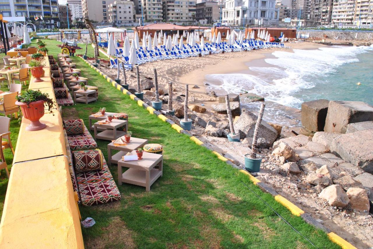 亚历山大托里普酒店 亚历山大港 外观 照片 The beach at the resort